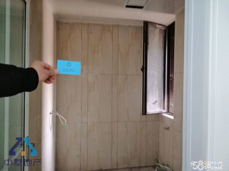 花千树一期边套洋房,20万装修,基本没住人,用钱急售,可按揭